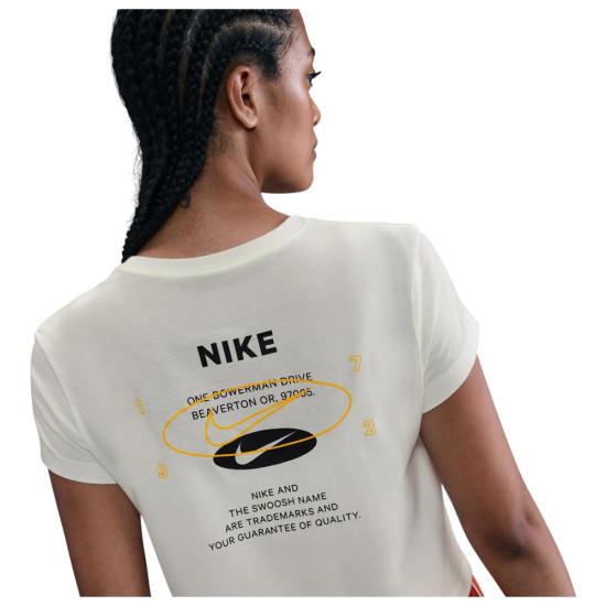 Nike Γυναικεία κοντομάνικη μπλούζα Sportswear Classics+ SPD Tee Nike Γυναικεία κοντομάνικη μπλούζα Sportswear Classics+ SPD Tee